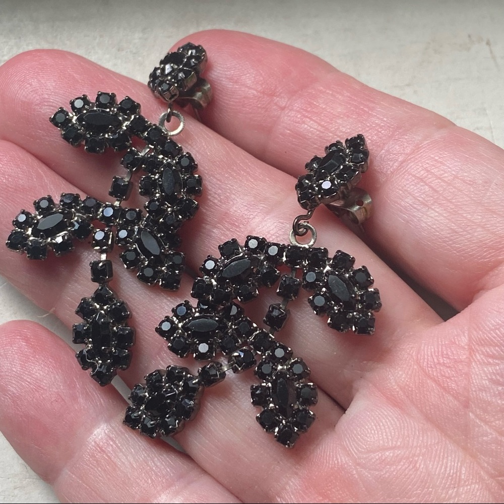 Black crystal vintage earrings - Picture 2 of 8